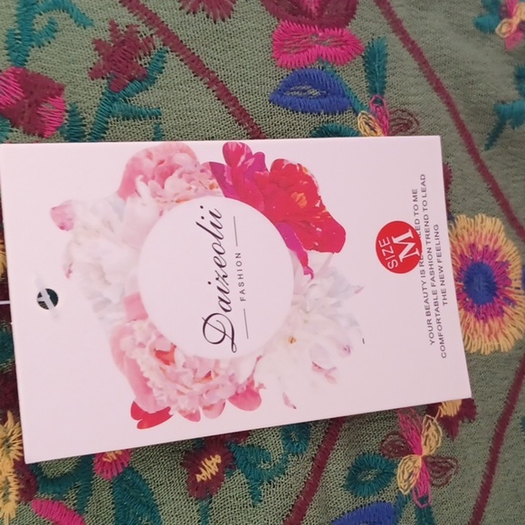 Peasant style dress with gypsy bell sleeves in olive green in size medium lined - Picture 7 of 7